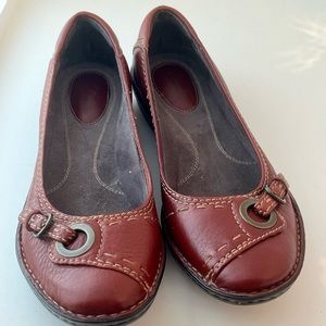 Clarks Bendables Loafers, Size 9, Reddish Brown, slip on shoes